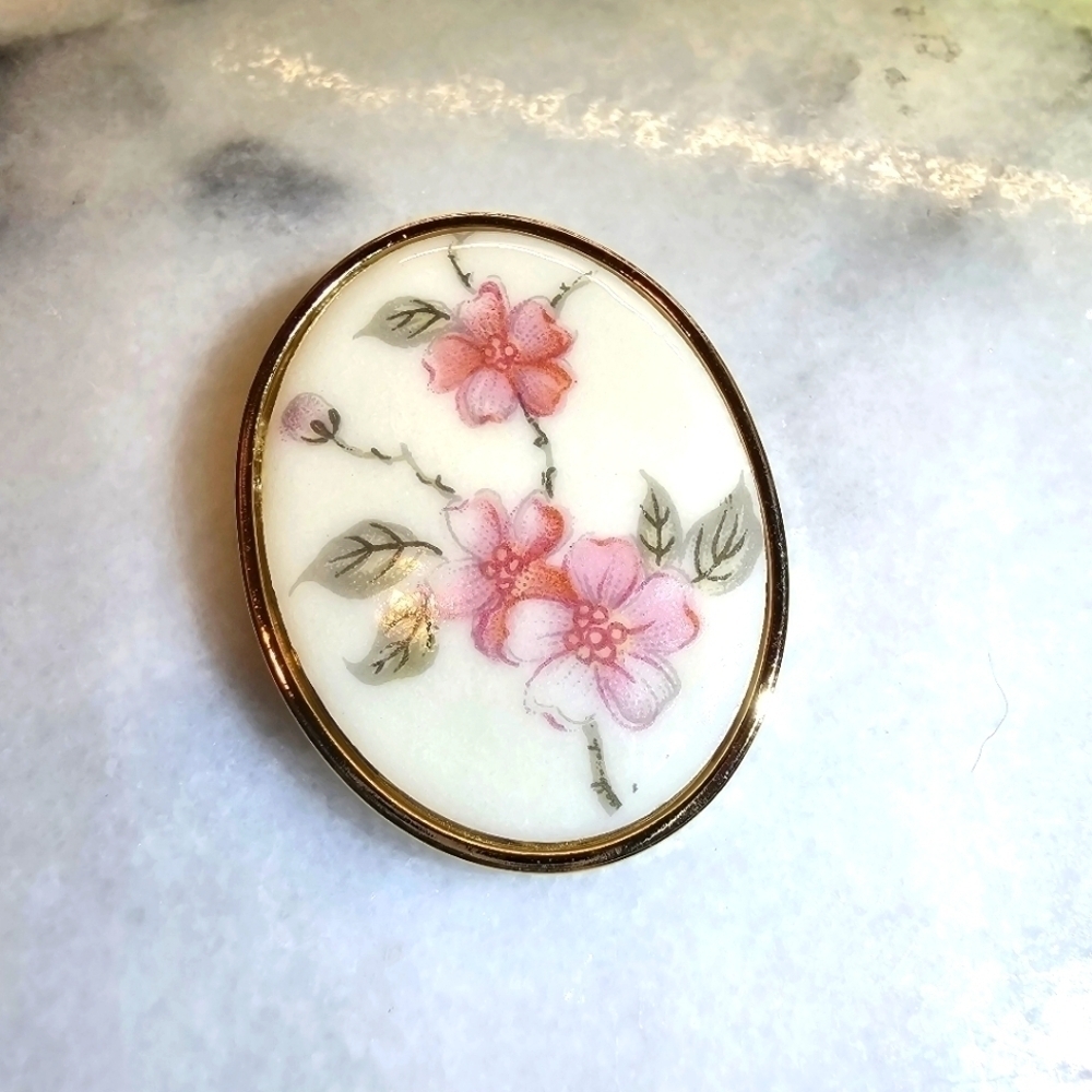 Oval Floral Pin with Gold Tone Edging, Pink Green Cream Gold Color, Pre-owned